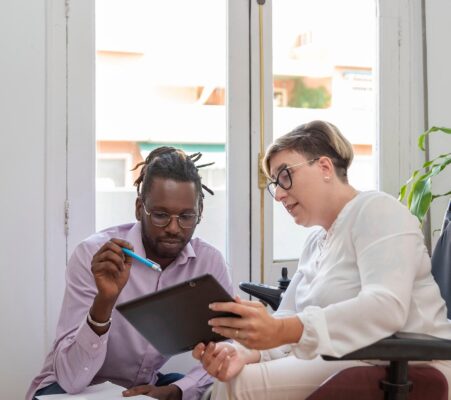 ucm-news-aide-personne-tablette